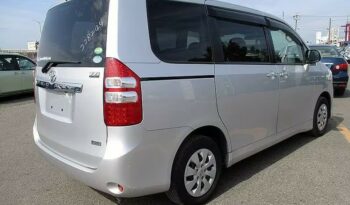 TOYOTA NOAH, YY, 2013, S/N 241364 complet