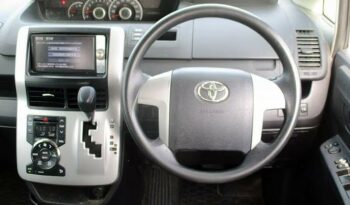 TOYOTA NOAH, YY, 2013, S/N 241364 complet